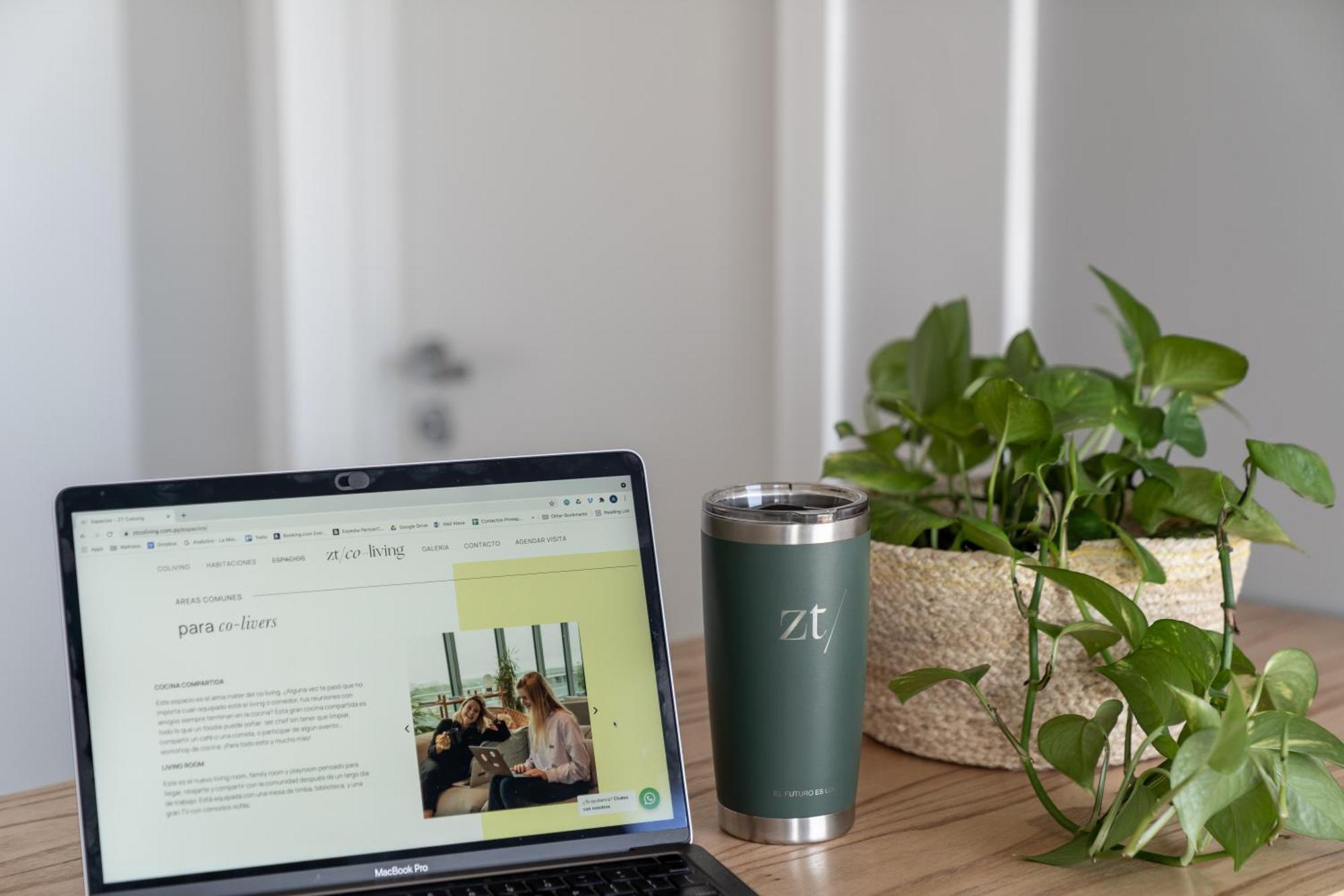 Zt Coliving And Hotel 亚松森 外观 照片
